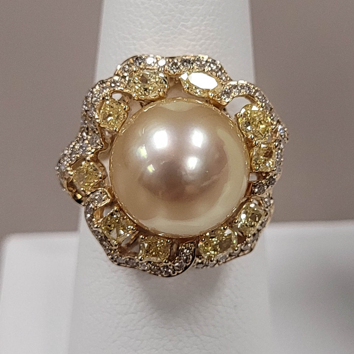 14KYG South Sea Pearl Ring 14-3/4ctw