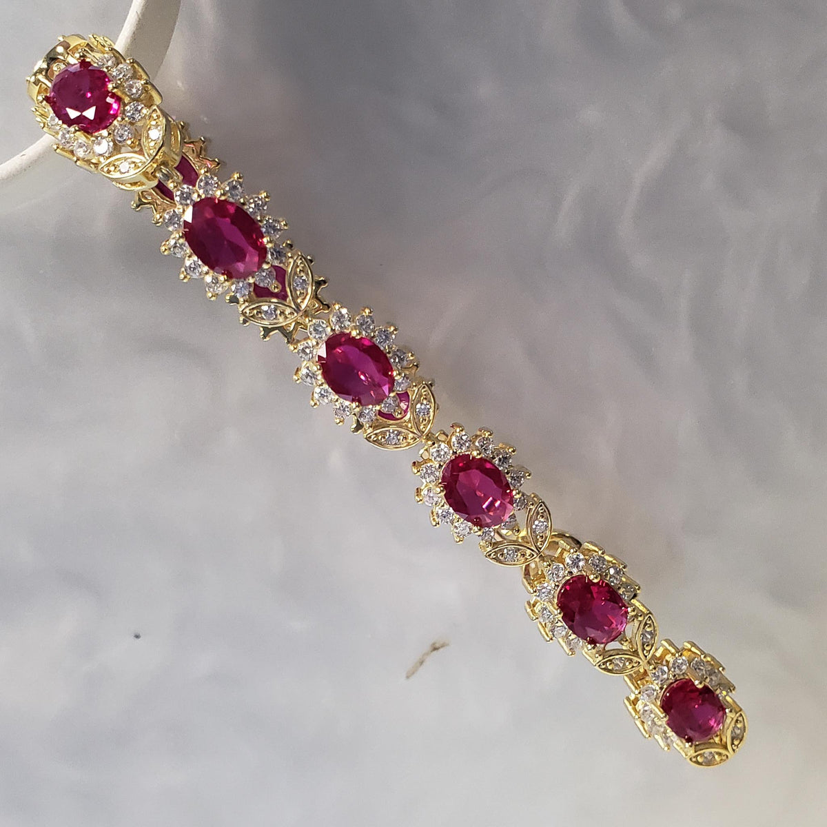 14KYGP Lab Ruby & Diamondaura Bracelet 13-3/8ctw